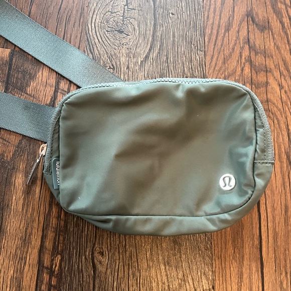 lululemon athletica Handbags - Green Lululemon Belt Bag